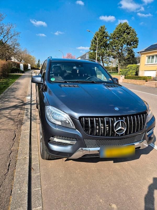 Usata Mercedes ML350 259 CV (190 kW) 2012 Grigio SUV