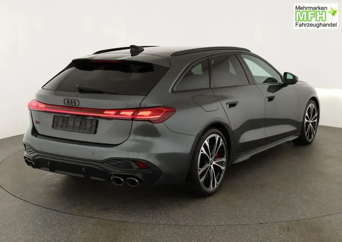 Neu Audi S5 367 PS (269 kW) 2026 Daytonagrau perleffekt Kombi