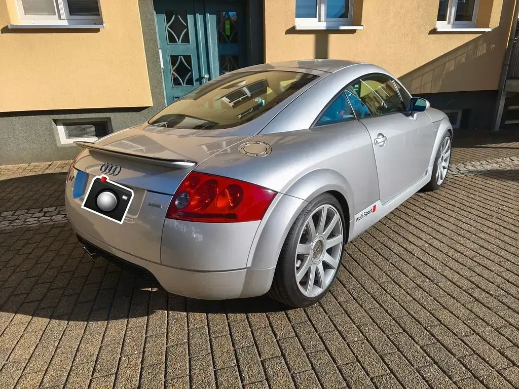 Second-hand Audi TT Sport 179 CP (131 kW) 2000 Argintiu Coupe