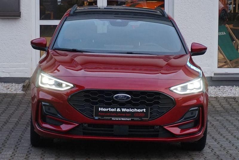 Gebraucht Ford Focus ST-Line 155 PS (114 kW) 2023 Rot Limousine