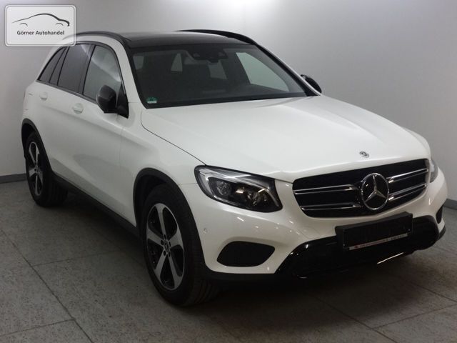 Weiß Gebraucht 2018 Mercedes GLC250 AMG line SUV | 37.800 € (Teuer) - Bild 1/4