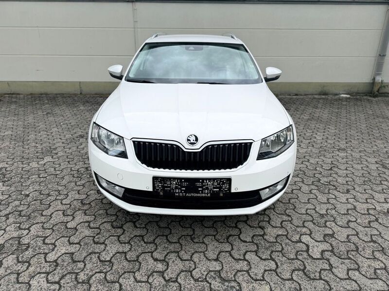 Weiß Gebraucht 2015 Skoda Octavia Style Kombi | 7.500 € (Fairer Preis) - Bild 1/4