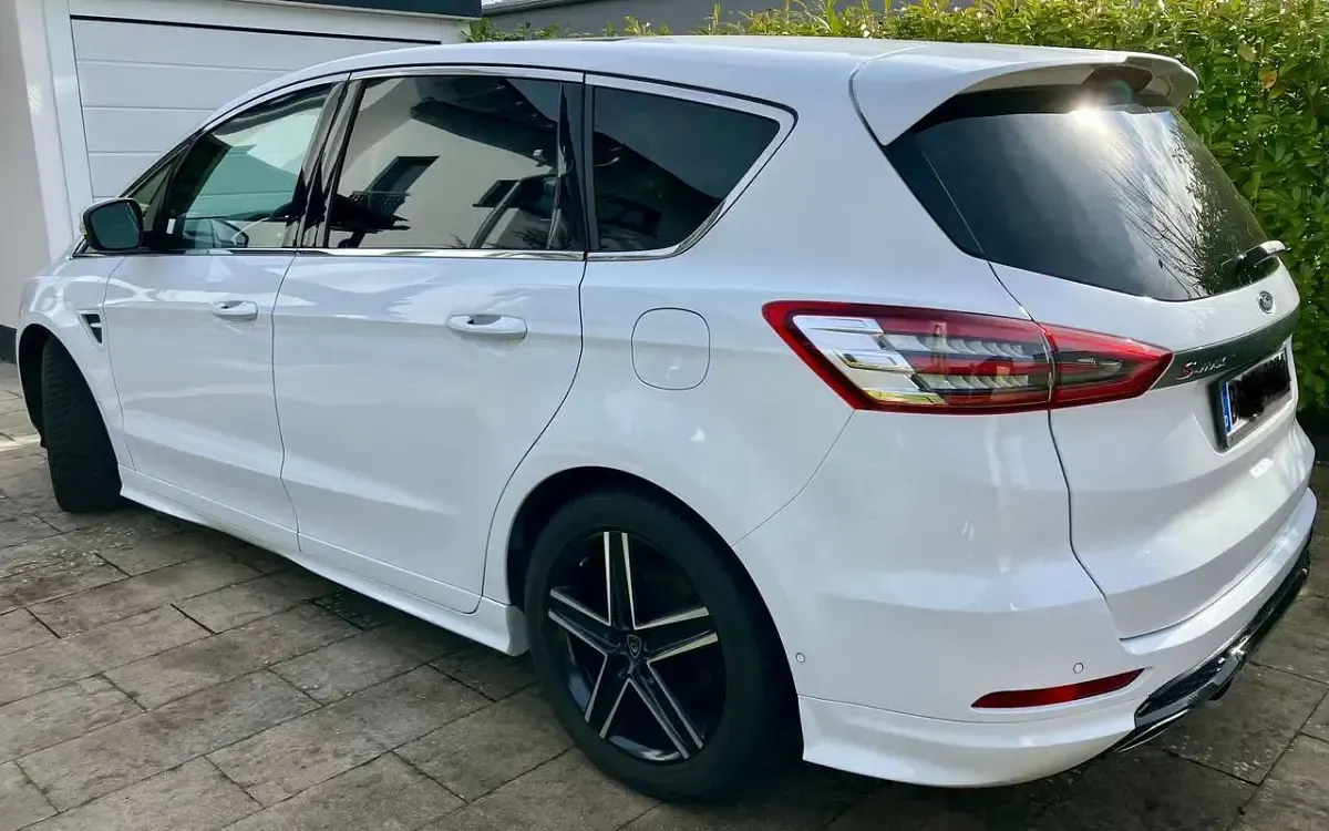 Gebraucht Ford S-MAX Sport 179 PS (131 kW) 2015 Weiß Van / Kleinbus