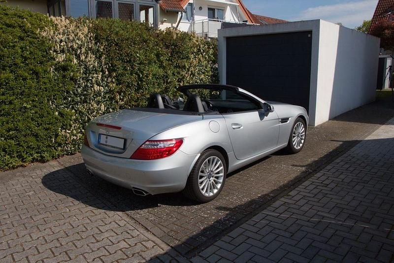 Gebraucht Mercedes SLK200 184 PS (135 kW) 2015 Silber Cabrio