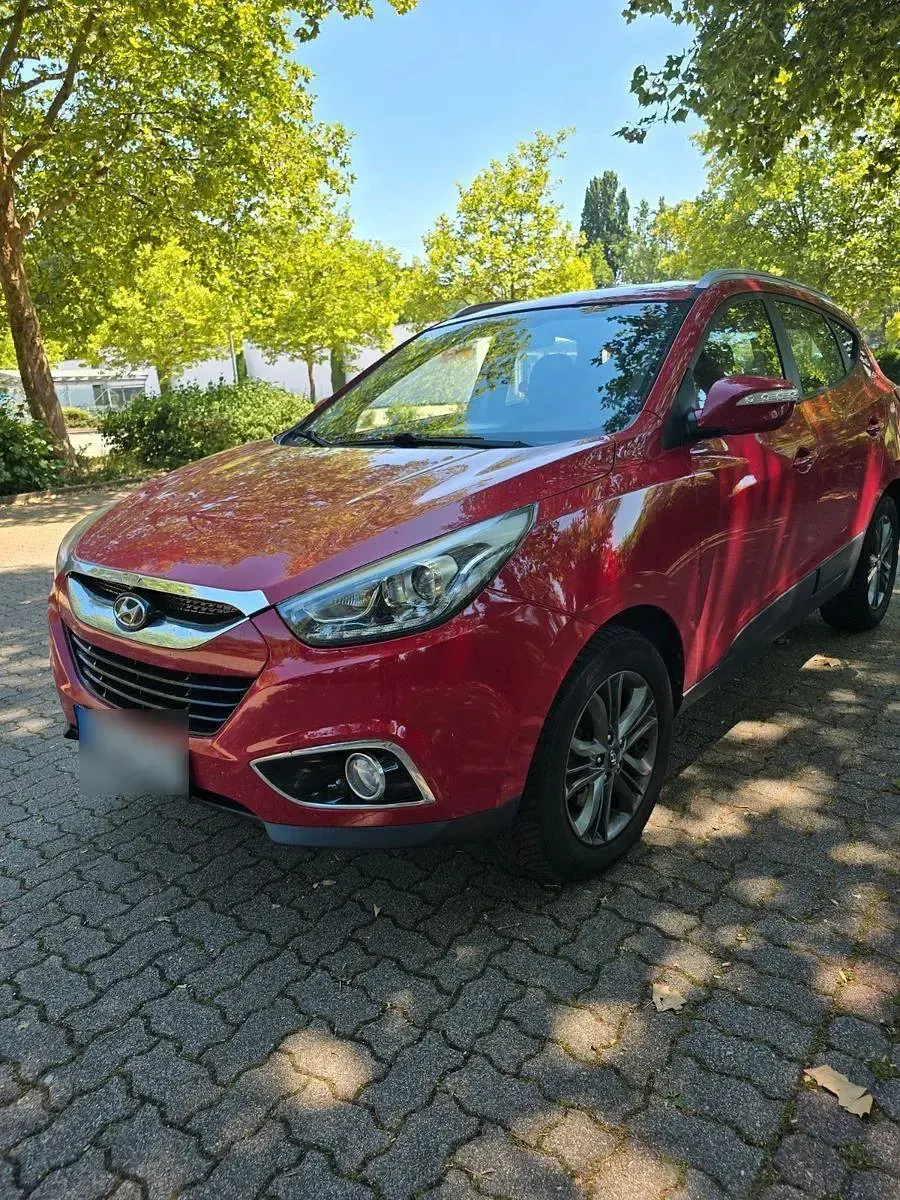Gebraucht Hyundai ix35 Trend 166 PS (122 kW) 2015 Rot SUV