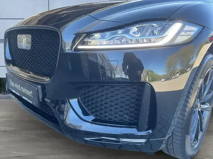 Gebraucht Jaguar F-Pace Chequered Flag 179 PS (131 kW) 2020 Santorini black (schwarz) SUV