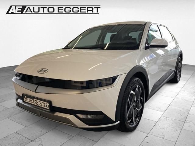 Weiss Gebraucht 2024 Hyundai Ioniq Dynamiq Kleinwagen | 38.950 € (Teuer) - Bild 1/3