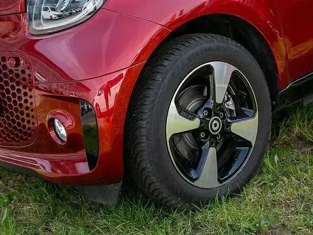 Gebraucht Smart ForTwo Electric Drive Exclusive 60 kW (82 PS) 2024 Rot