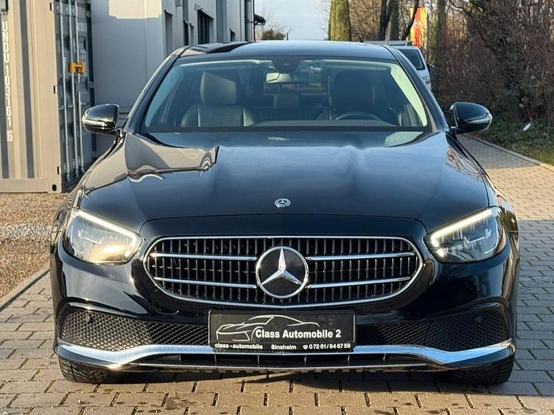 Gebraucht Mercedes E200 AMG 160 PS (117 kW) 2021 Schwarz Limousine