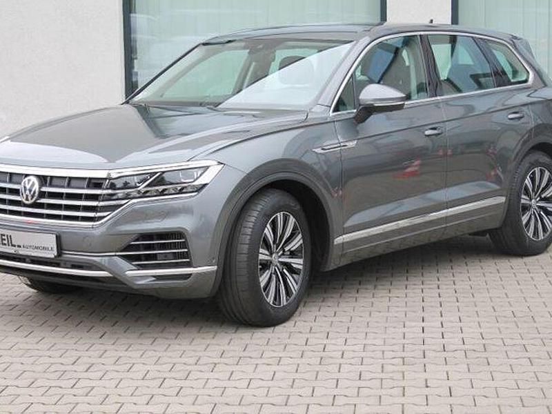 Grau Gebraucht 2019 VW Touareg Elegance SUV | 51.998 € (Guter Preis) - Bild 1/4