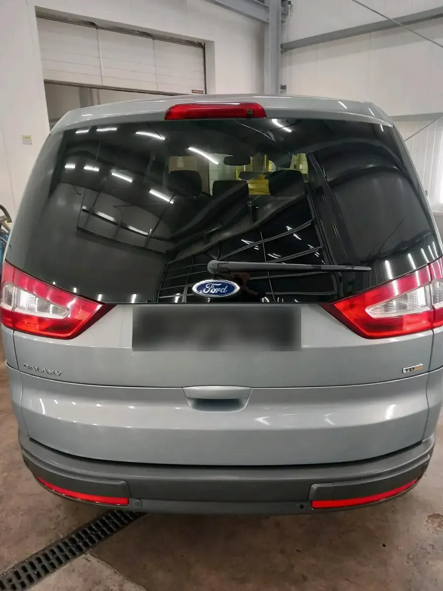 Gebraucht Ford Galaxy 140 PS (102 kW) 2009 Grün Van / Kleinbus