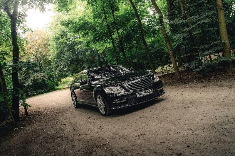 Schwarz Gebraucht 2012 Mercedes S63 AMG AMG Limousine | 55.900 € - Bild 1/4