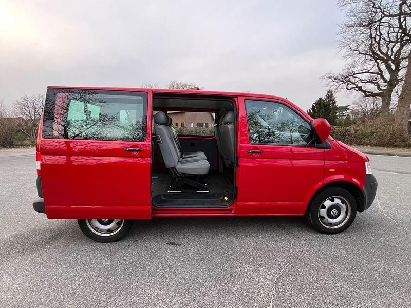 Gebraucht VW Caravelle 102 PS (75 kW) 2006 Rot Van / Kleinbus
