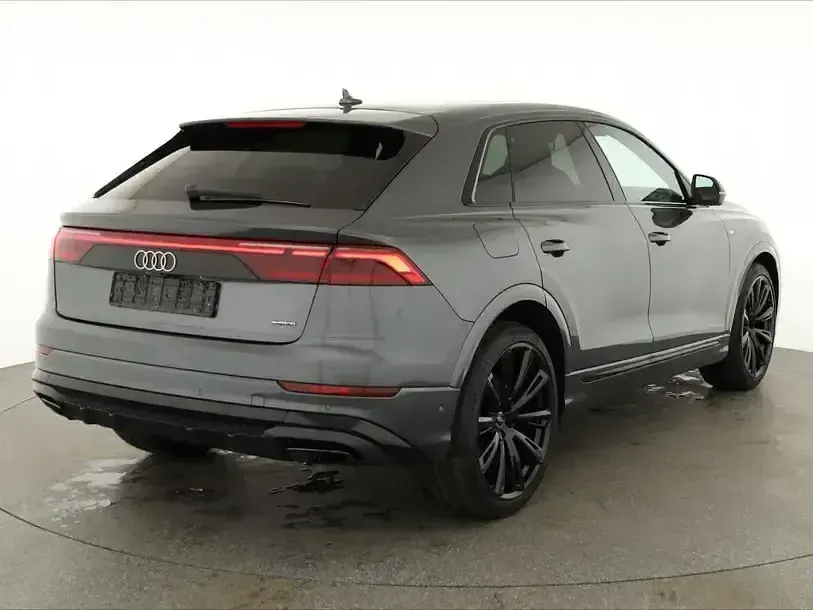 Neu Audi Q8 S-Line 286 PS (210 kW) 2025 Grau SUV