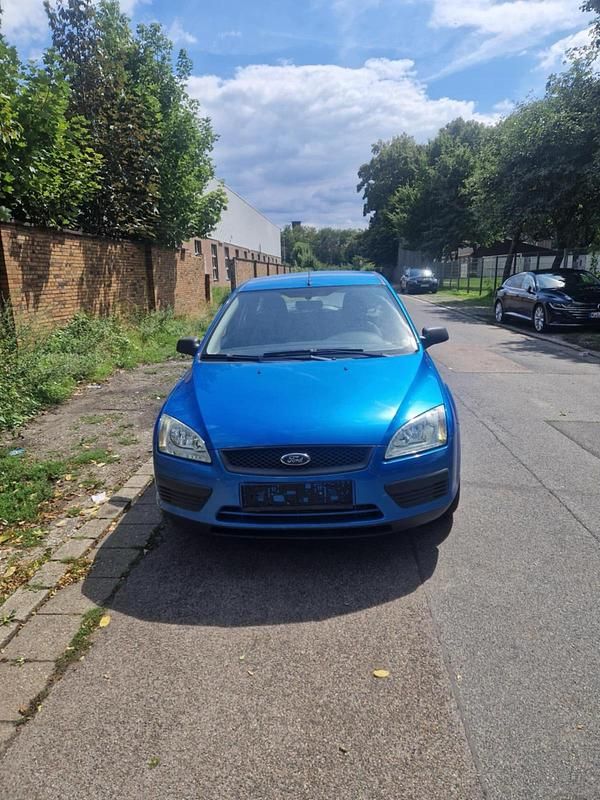 Blau Gebraucht 2006 Ford Focus Kombi | 1.400 € (Fairer Preis) - Bild 1/4