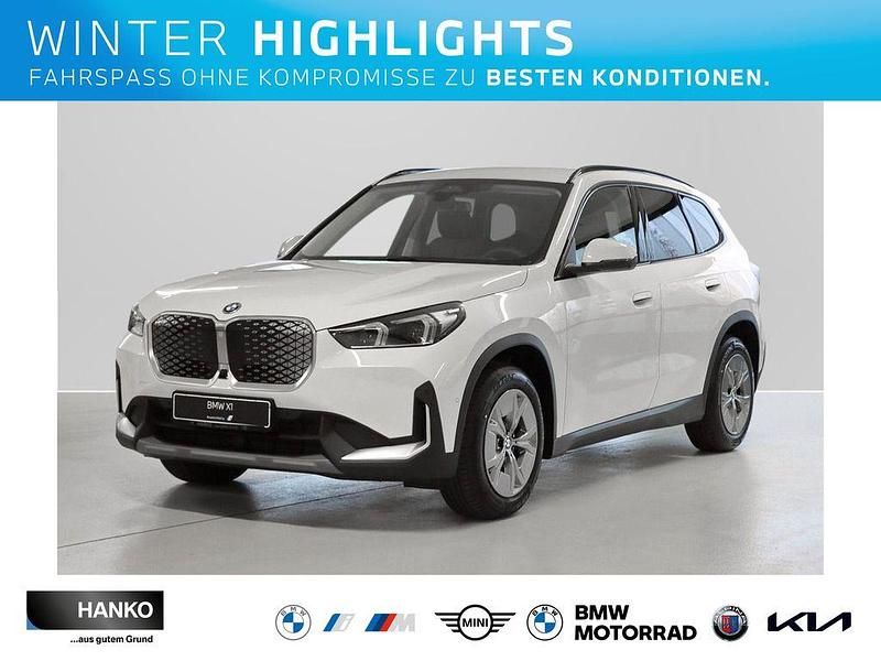 Alpinweiss iii Neu 2025 BMW iX1 Shadowline SUV | 46.750 € (Fairer Preis) - Bild 1/4