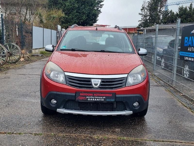 Gebraucht Dacia Sandero Stepway 84 PS (61 kW) 2011 Rot Kleinwagen
