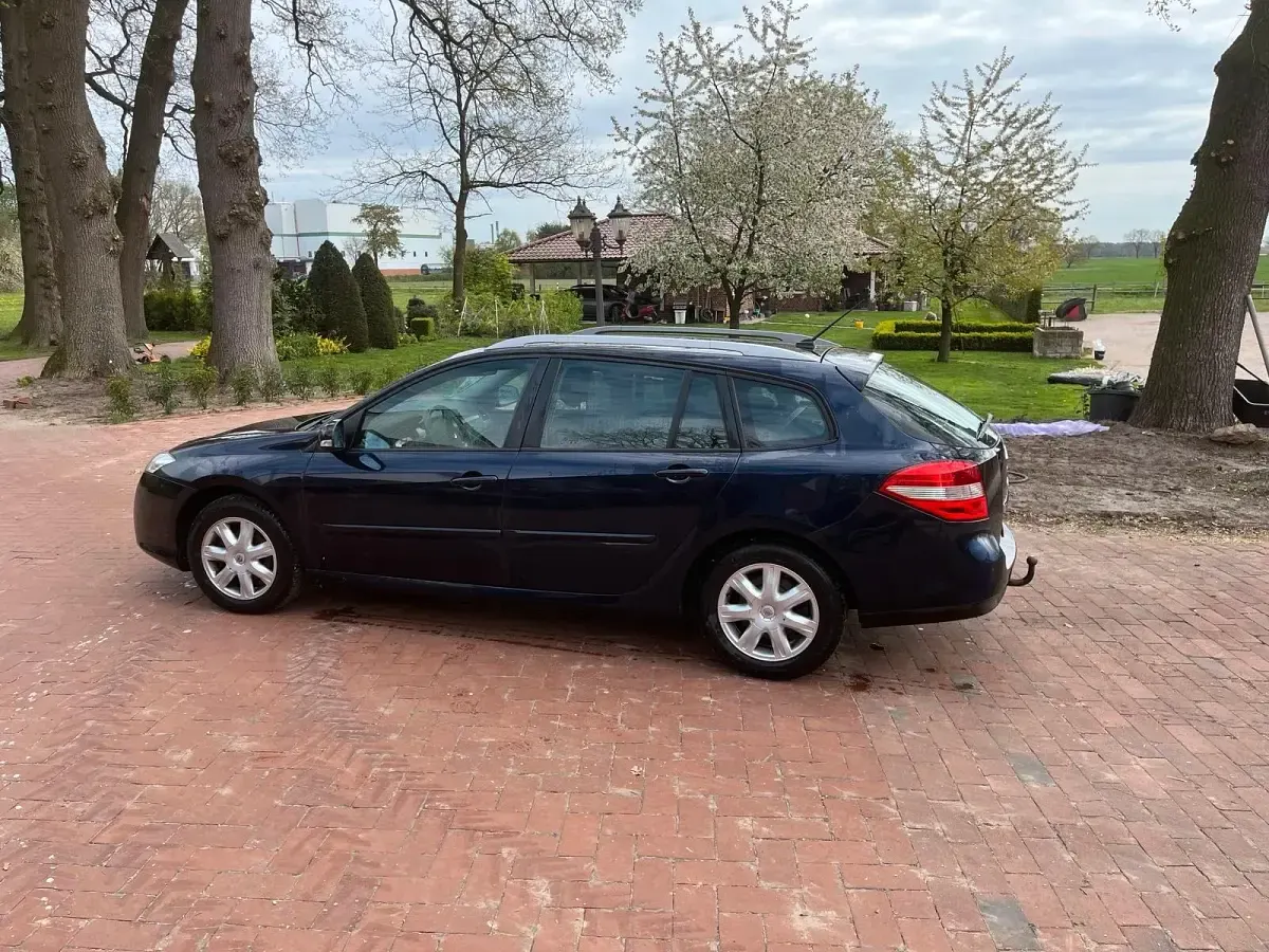 Occasion Renault Laguna III 140 ch (102 kW) 2007 Bleue Break