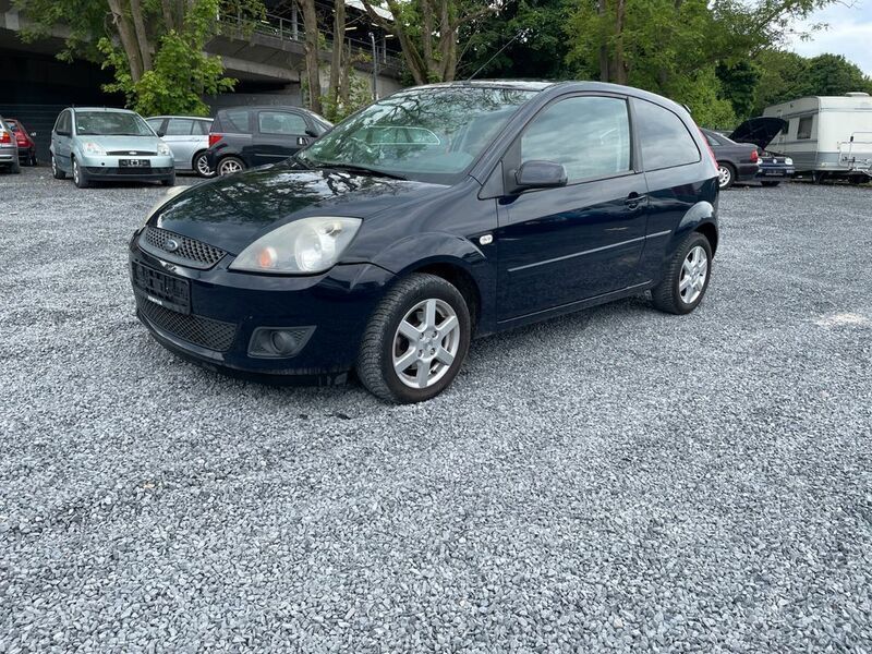 Blau Gebraucht 2007 Ford Fiesta Ambiente Kleinwagen | 1.350 € (Guter Preis) - Bild 1/4