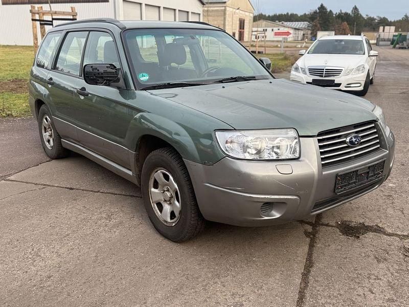 Grün Gebraucht 2005 Subaru Forester Active SUV | 1.490 € (Superpreis) - Bild 1/4