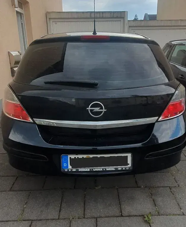 Gebraucht Opel Astra 90 PS (66 kW) 2009 Schwarz Limousine