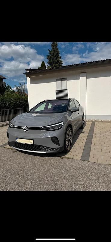 Grau Gebraucht 2022 VW ID.4 Pro Performance SUV | 29.900 € (Guter Preis) - Bild 1/4