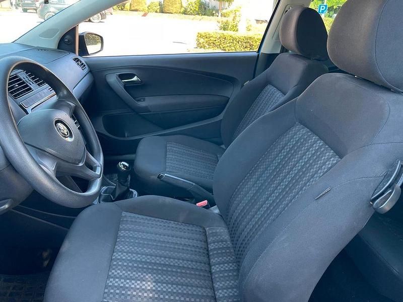 Gebraucht VW Polo Trendline 60 PS (44 kW) 2016 Blau Kleinwagen