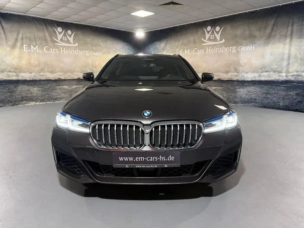Gebraucht BMW 530 Shadowline 286 PS (210 kW) 2022 Grau Kombi