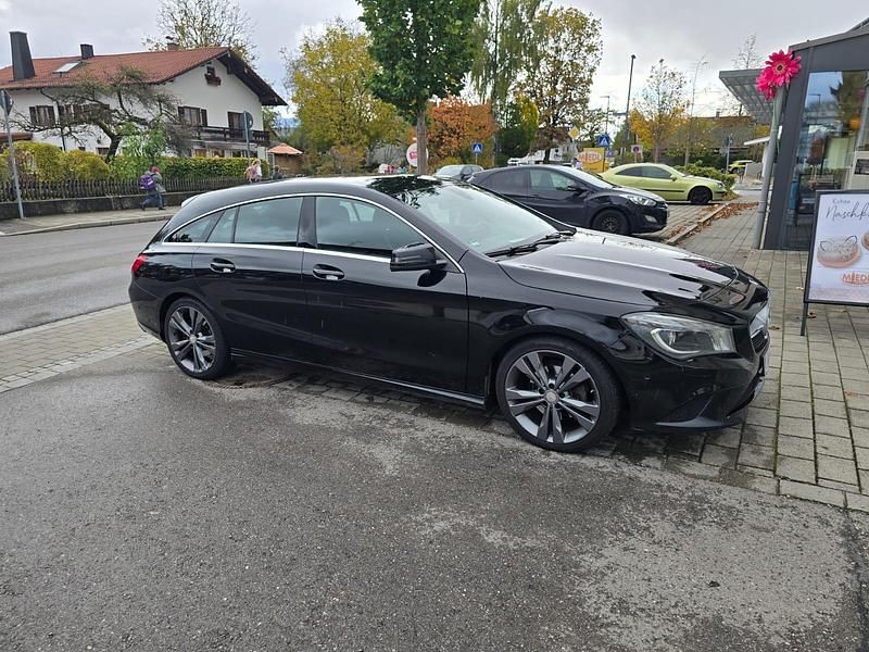 Gebraucht Mercedes CLA220 177 PS (130 kW) 2016 Schwarz Limousine
