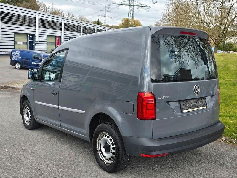 Second-hand VW Caddy 75 CP (55 kW) 2018 Gri Monovolum