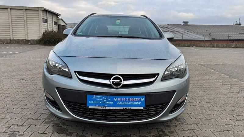 Gebraucht Opel Astra Selection 136 PS (100 kW) 2014 Silber Kombi