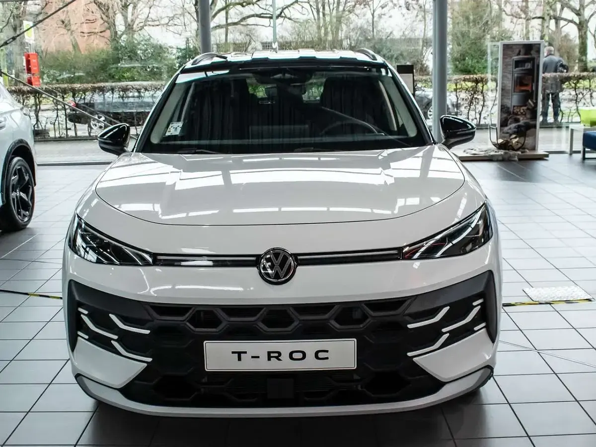 Neu VW T-Roc Life 150 PS (110 kW) 2026 Schwarz SUV