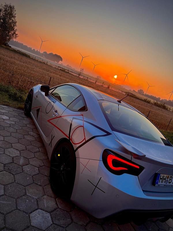 Silber Gebraucht 2012 Toyota GT86 GT Coupé | 19.999 € (Fairer Preis) - Bild 1/4