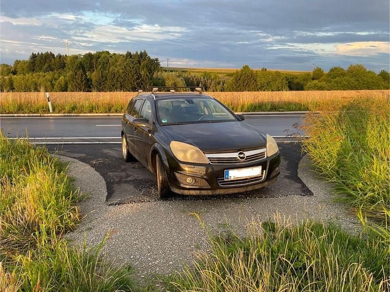 Schwarz Gebraucht 2008 Opel Astra Edition Kombi | 1.200 € (Superpreis) - Bild 1/4