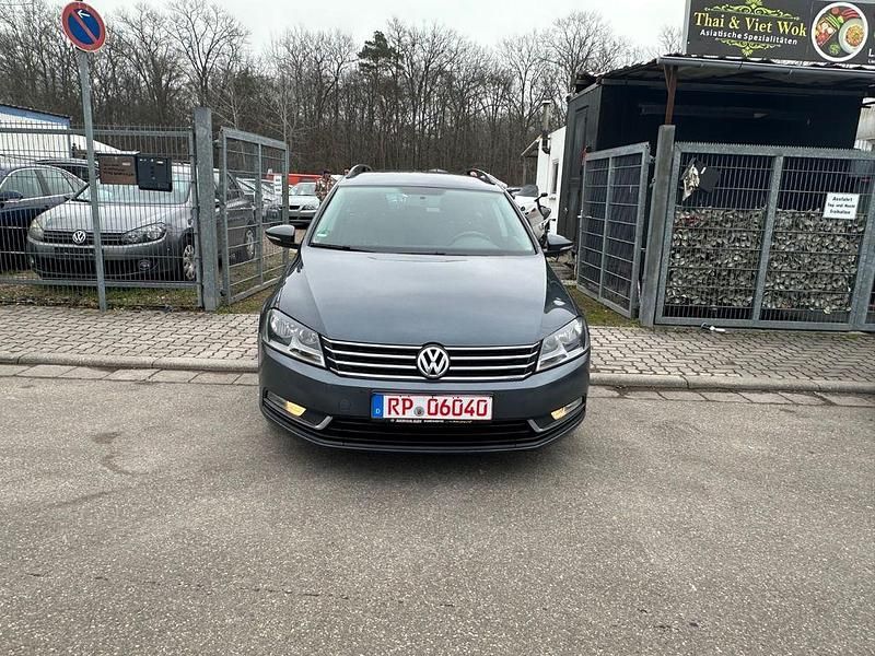 Gebraucht VW Passat Trendline 105 PS (77 kW) 2011 Grau Kombi