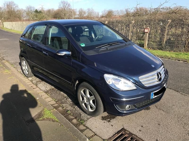 Blau Gebraucht 2008 Mercedes B150 Van / Kleinbus | 3.950 € - Bild 1/4