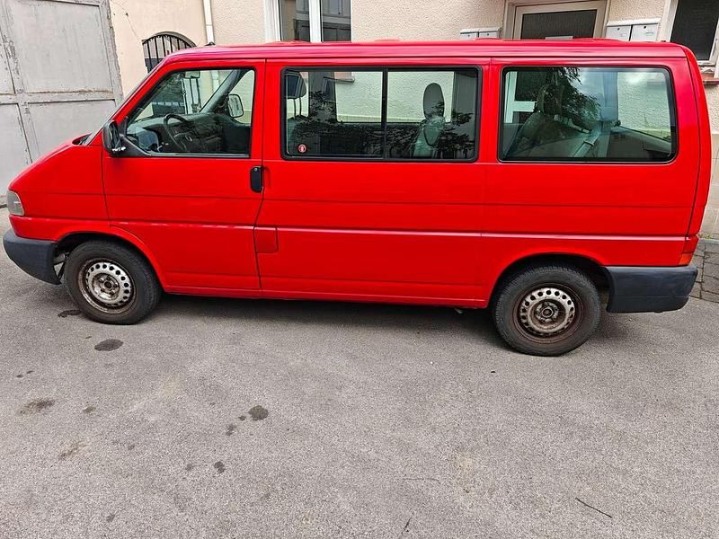 Second-hand VW Multivan Highline 102 CP (75 kW) 2002 Roșu Monovolum