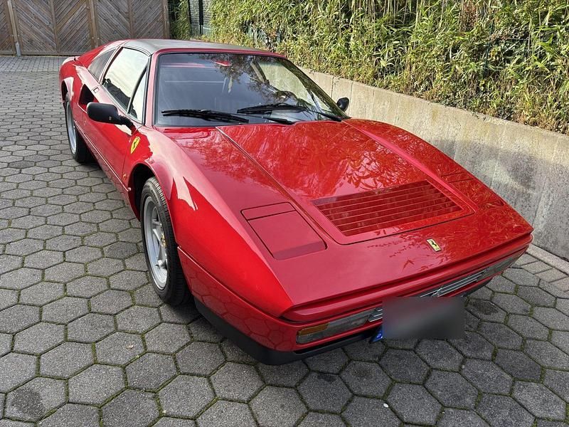 Rot Gebraucht 1987 Ferrari 328 Cabrio | 89.000 € - Bild 1/4