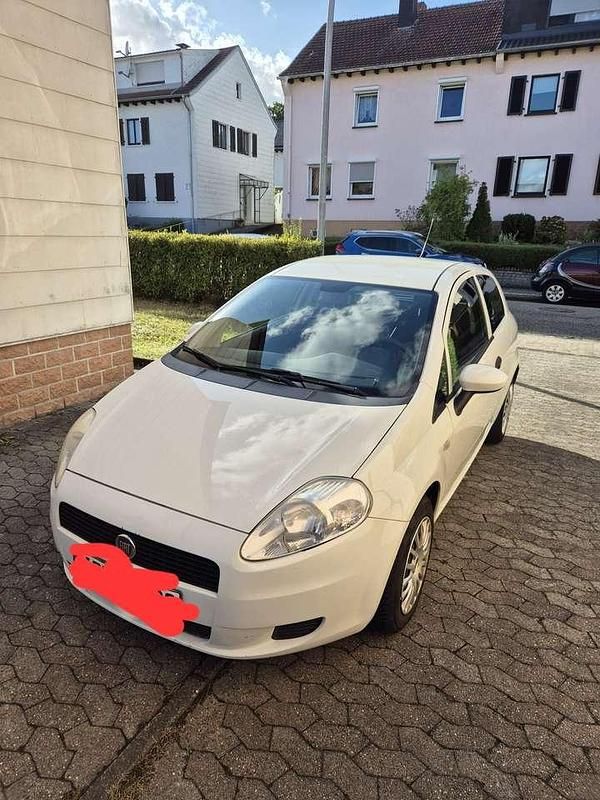 Weiß Gebraucht 2012 Fiat Punto Evo Pop Kleinwagen | 2.690 € (Fairer Preis) - Bild 1/4