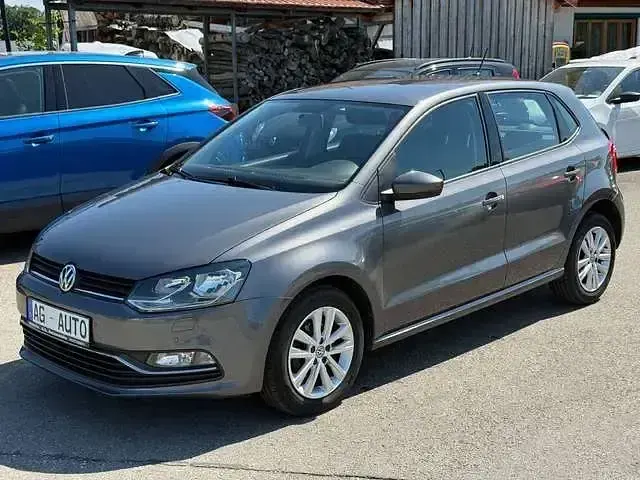 Gebraucht VW Polo Comfortline 90 PS (66 kW) 2015 Pepper grey metallic Kleinwagen