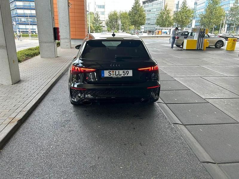 Gebraucht Audi RS3 Sport 400 PS (294 kW) 2022 Schwarz Limousine