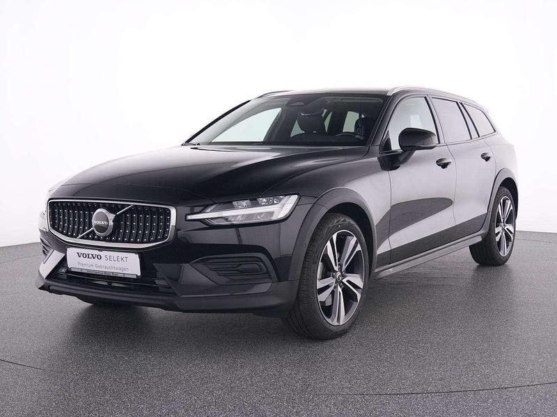 Gebraucht Volvo V60 CC Plus 197 PS (144 kW) 2023 Black solid stone / solid Kombi
