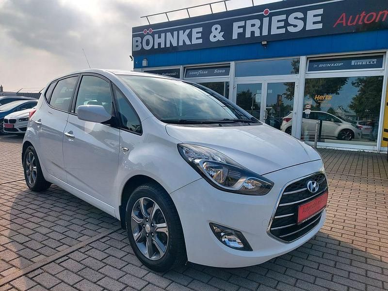 Weiß Gebraucht 2016 Hyundai ix20 Passion Kleinwagen | 8.999 € (Superpreis) - Bild 1/4