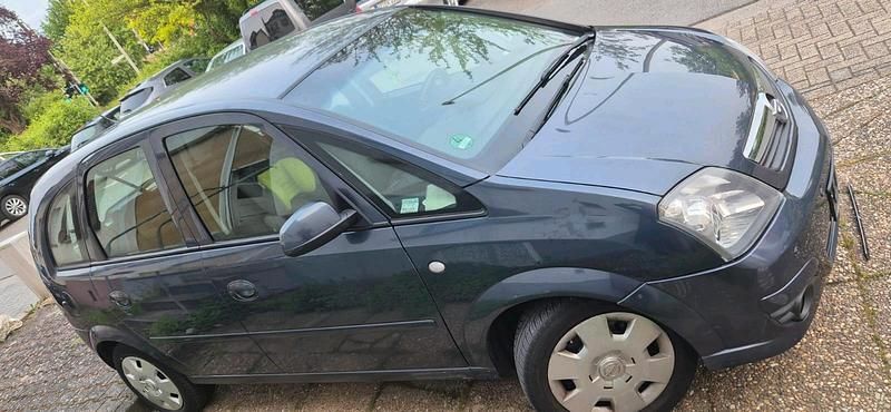 Grau Gebraucht 2008 Opel Meriva Van / Kleinbus | 3.500 € (Etwas zu teuer) - Bild 1/4