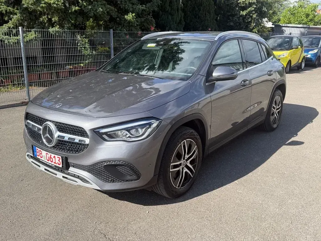 Gebraucht Mercedes GLA220 190 PS (139 kW) 2023 Grau SUV