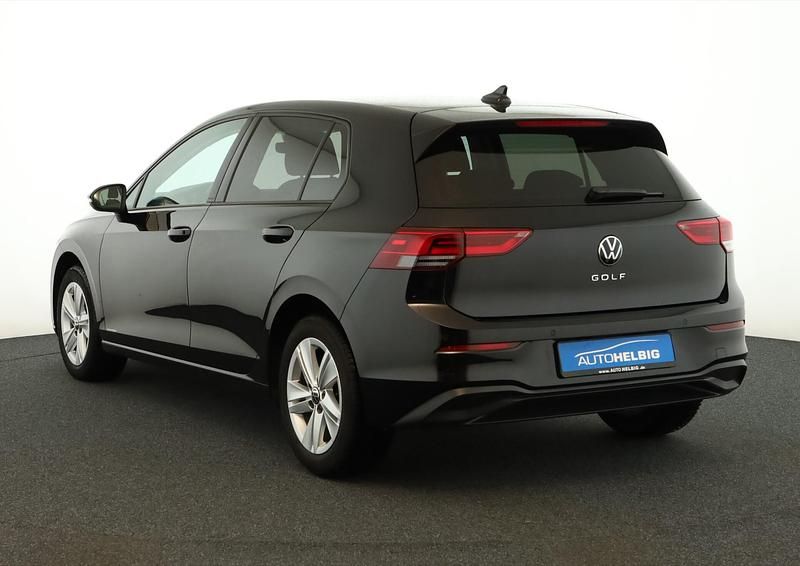 Gebraucht VW Golf Life 116 PS (85 kW) 2023 Deep black perleffekt SUV