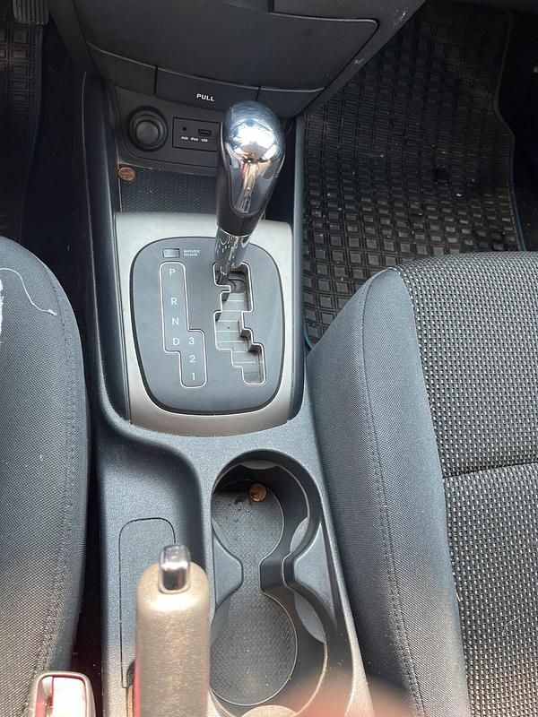 Weiß Gebraucht 2009 Hyundai i30 Kombi | 3.250 € - Bild 1/4