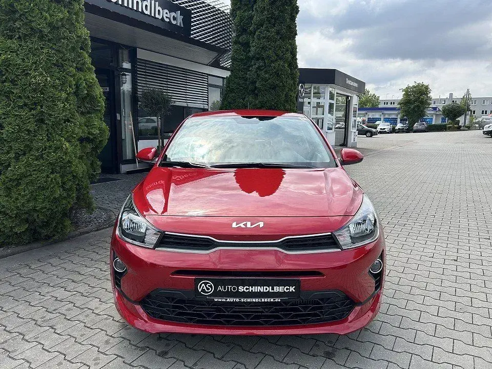 Gebraucht Kia Rio Spirit 101 PS (74 kW) 2023 Rot (metallic) Kleinwagen