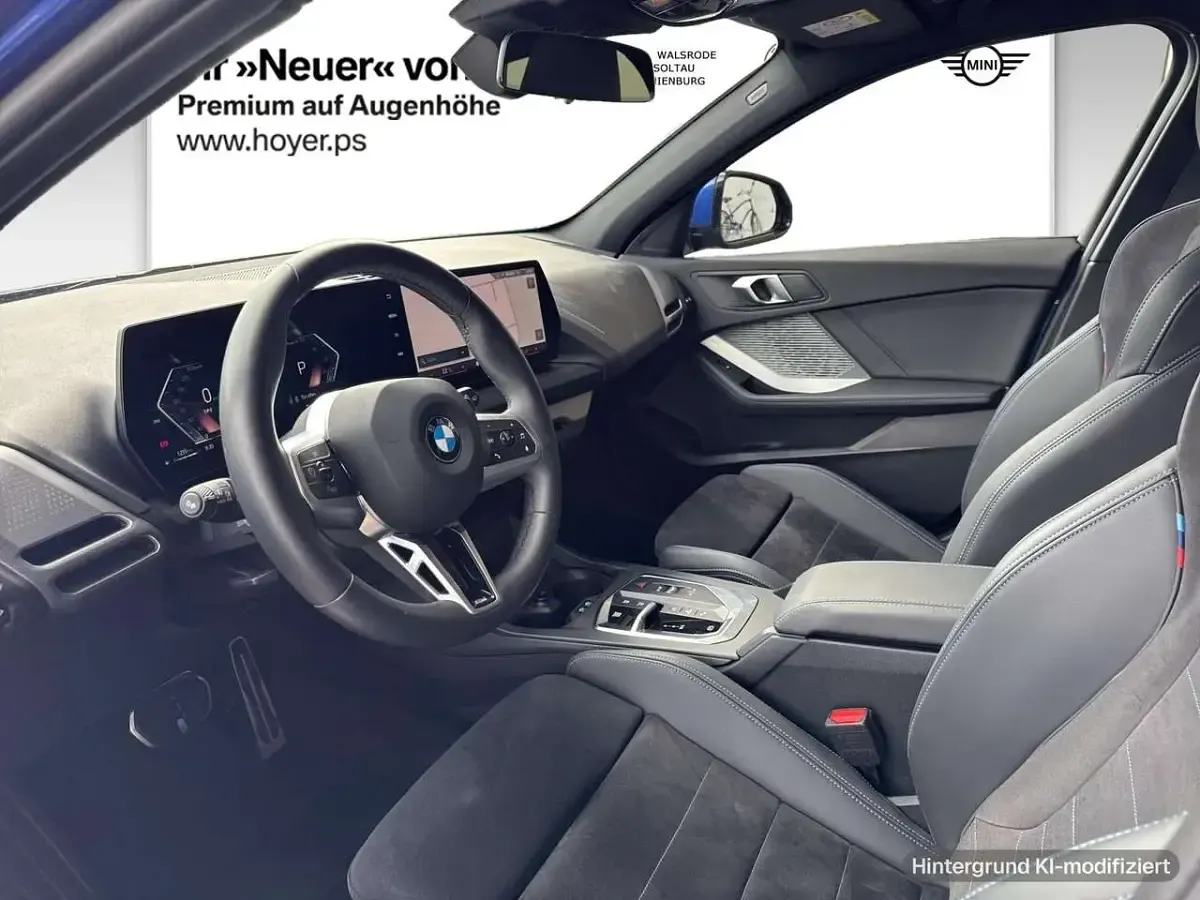 Gebraucht BMW 118 M Sport 150 PS (110 kW) 2024 M portimao blau Kleinwagen