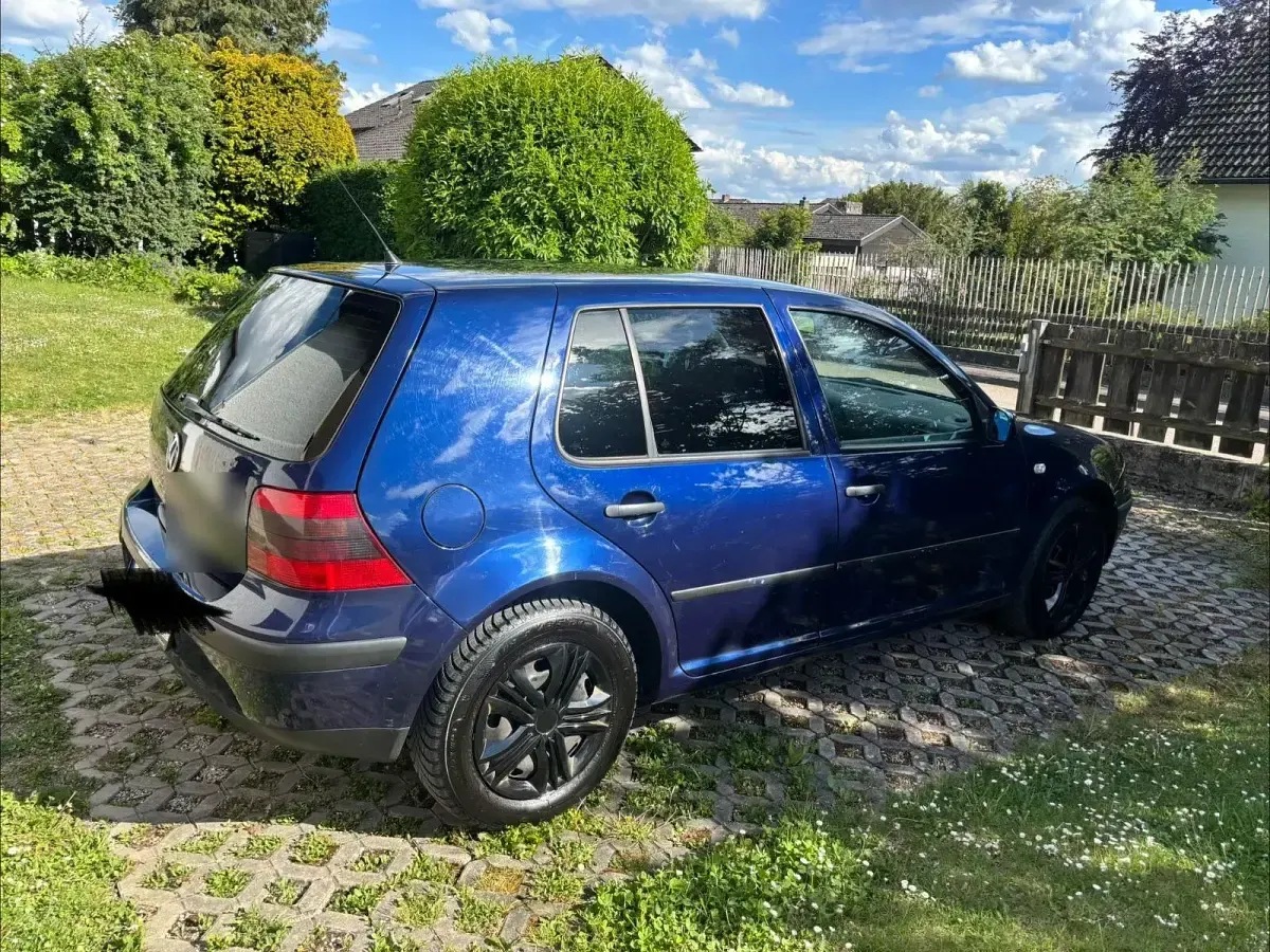 Gebraucht VW Golf IV Edition 90 PS (66 kW) 2001 Blau Kleinwagen